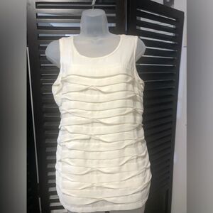Ann Taylor sleeveless blouse Petite large